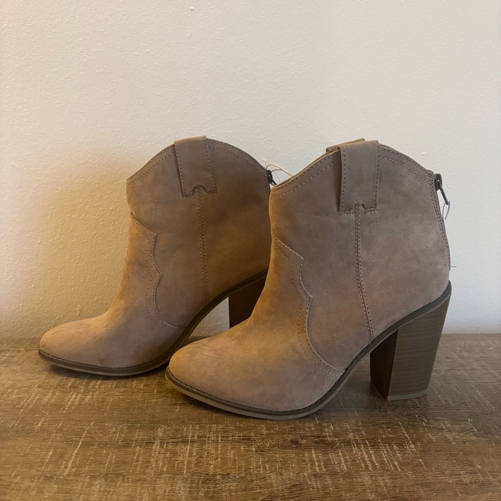 Merona Elegant Taupe Ankle Booties
